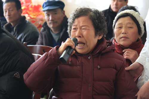济南患者张秀英先后患股骨头坏死、脑血栓，在保生堂医院康复，回忆起治疗历程，她热泪盈眶的说“是保生堂给了她第二次生命”